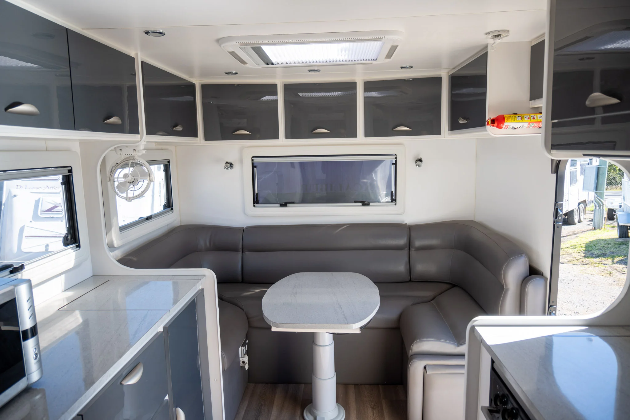 2016 Crusader Excalibur Prince - Image 11