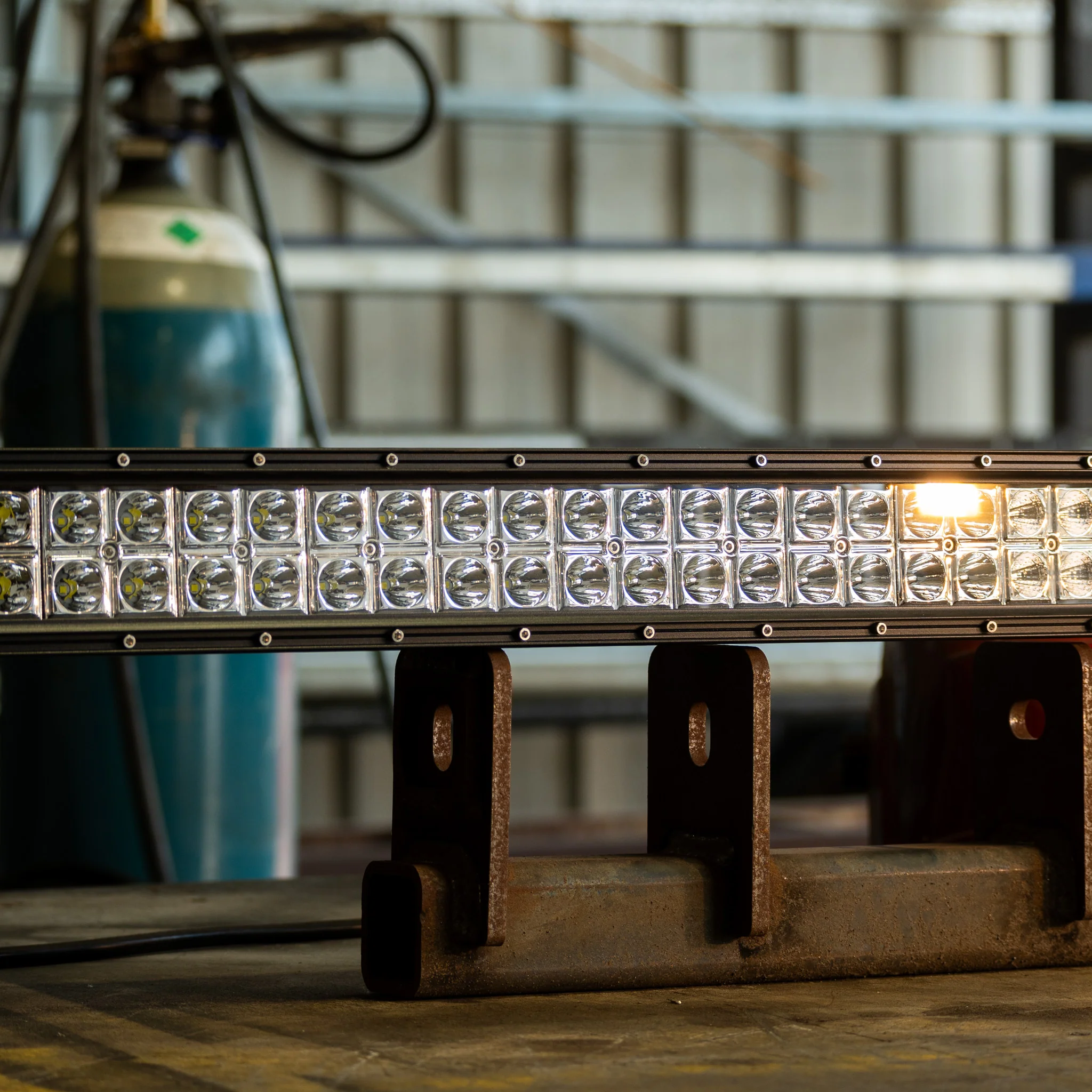 Bullseye 42" Curved LED Light Bar - Image 5