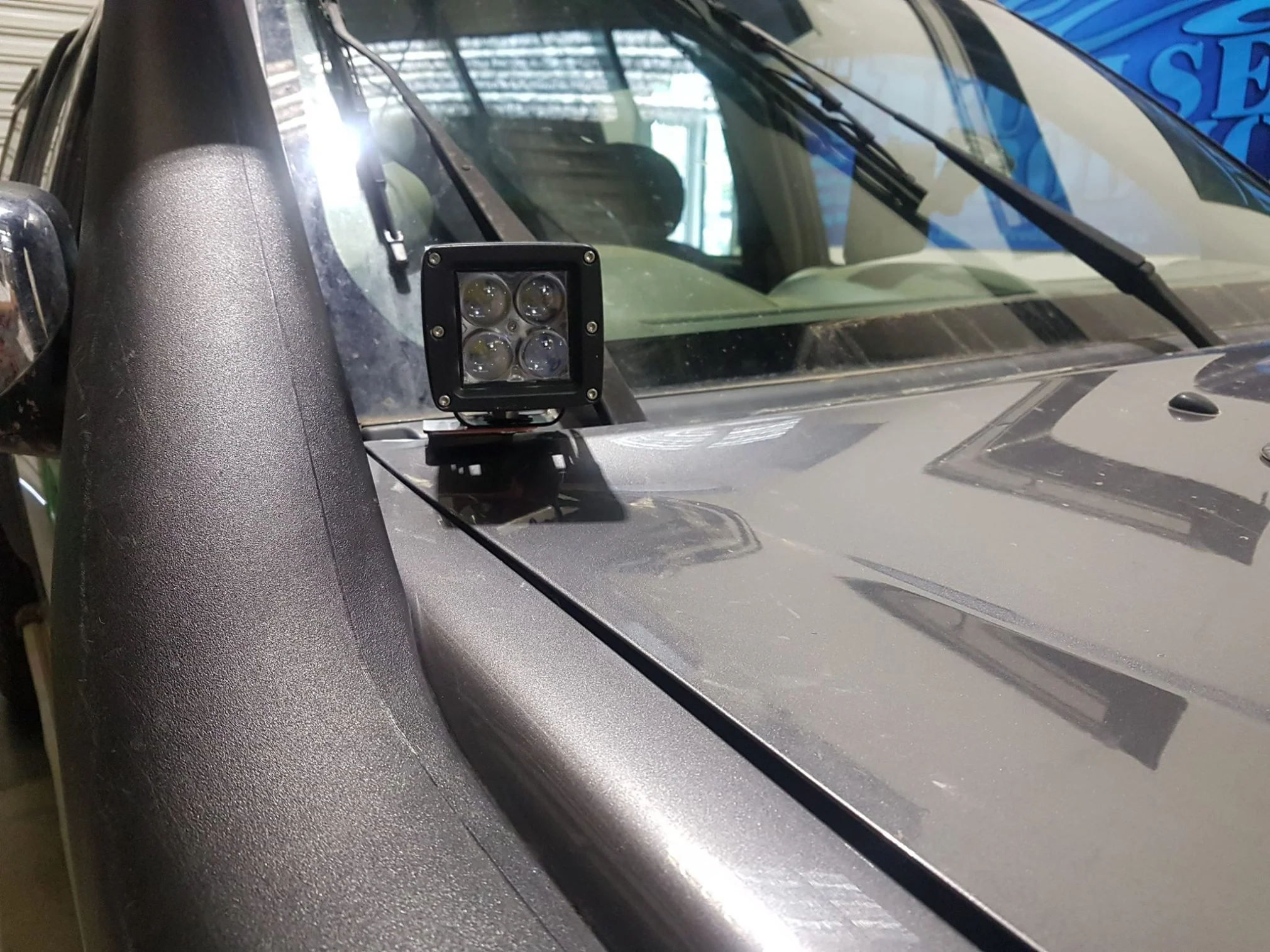 Toyota Hilux N70 Bonnet Hinge Ditch Light Bracket Pair - Image 2